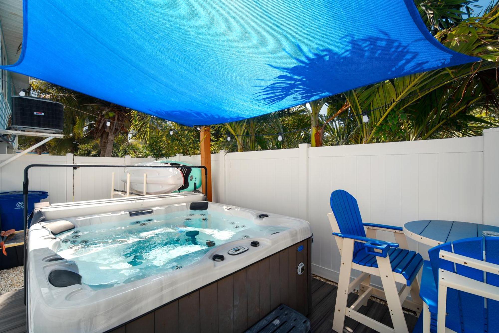 Casa Blue Pelican. * Marathon